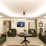 Ave Maria Hotel 2*