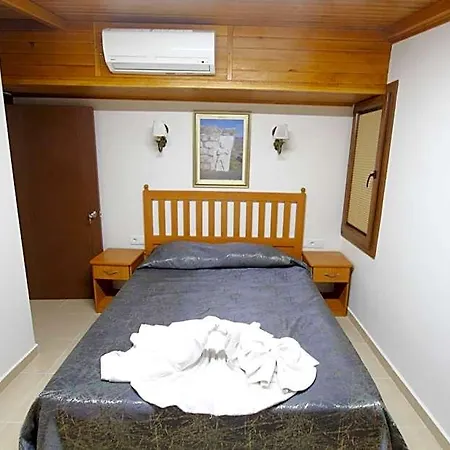Ave Maria Hotel 2*