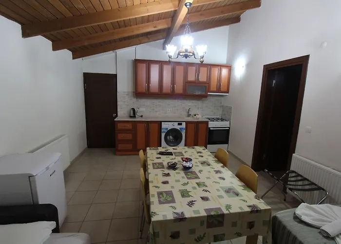 Ave Maria מלון 2*